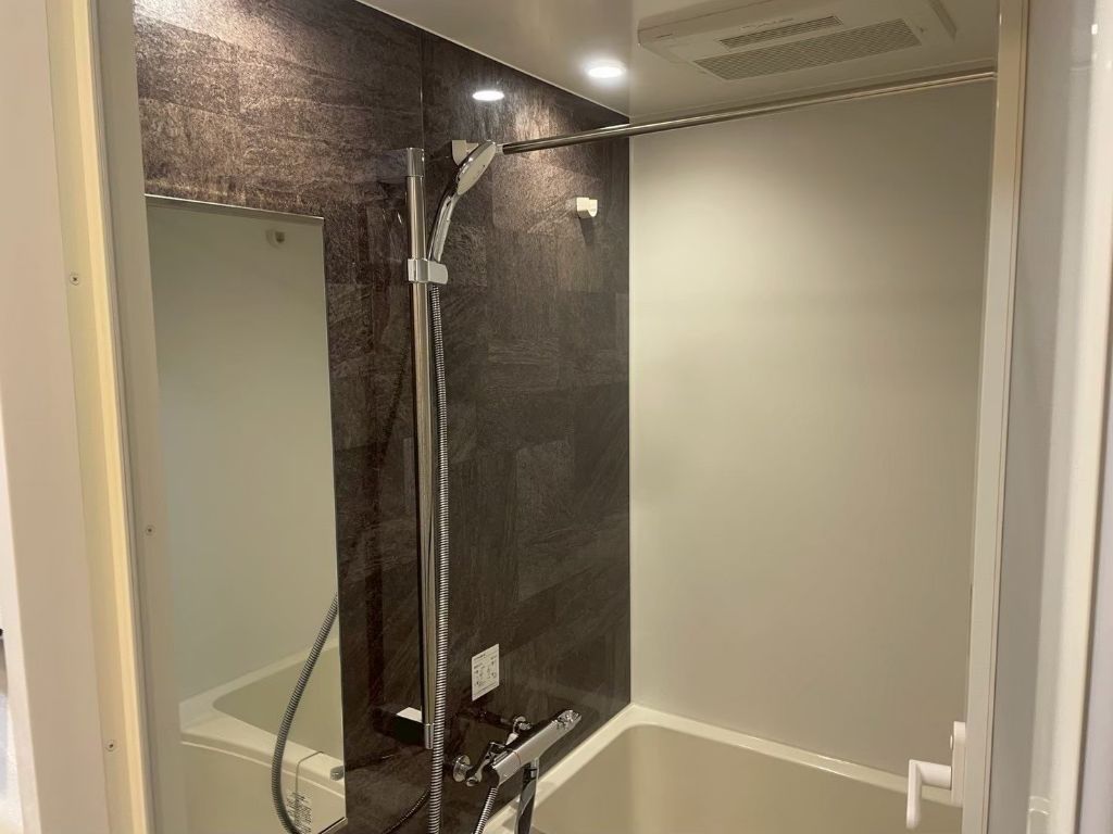 浴室クリーニングメニュー｜埼玉県・東京都対応。エプロン内部や鏡のウロコ取り